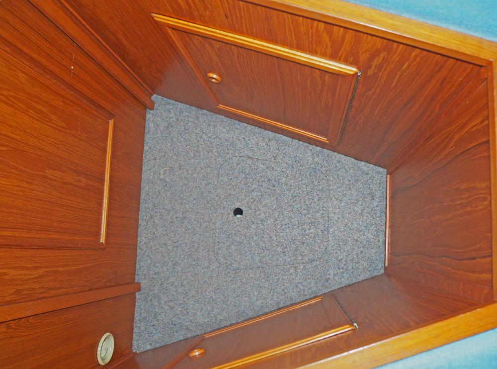Cabin en avant, H&eacute;bergements